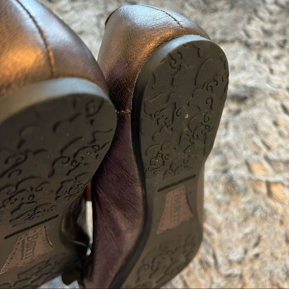 BORN Pleated Front Flats - Picture 10 of 12